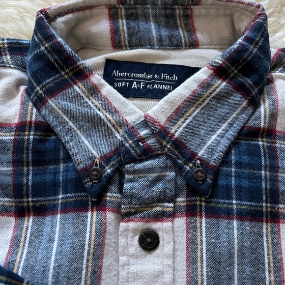 Abercrombie & Fitch Blue/Cream Classic Plaid Button Down Shirt. Size XS - Picture 5 of 9